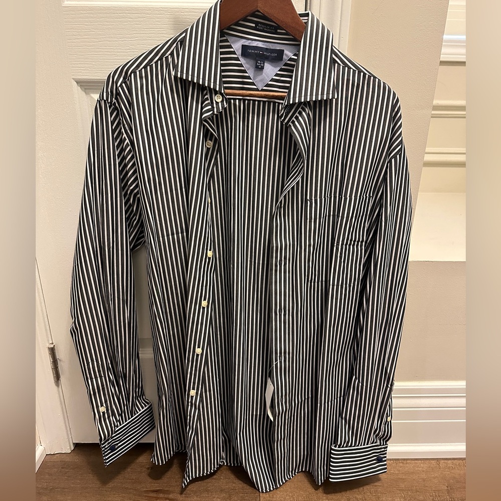 TOMMY HILFIGER • Men’s dress shirt
